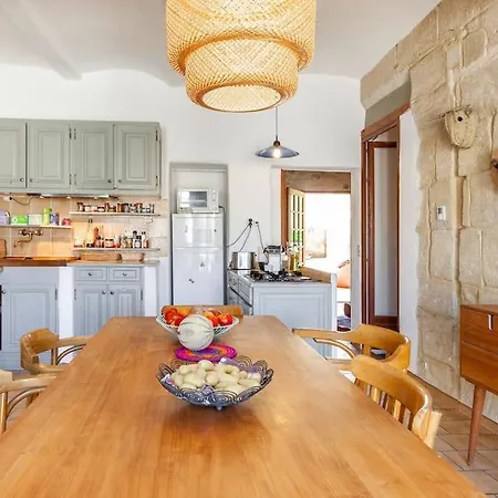 Slice Of Castle In Aubais, Very Charming House בית נופש *